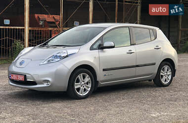 Хэтчбек Nissan Leaf 2012 в Городке