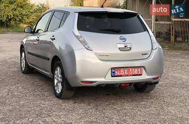 Хэтчбек Nissan Leaf 2012 в Городке