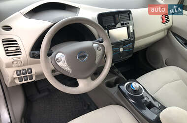 Хэтчбек Nissan Leaf 2012 в Городке