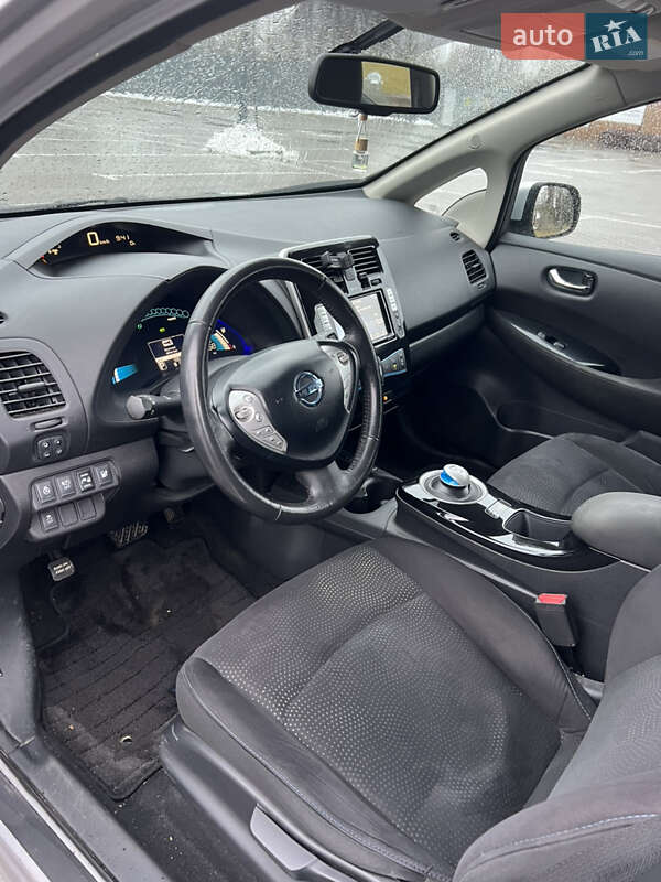 Хэтчбек Nissan Leaf 2016 в Киеве