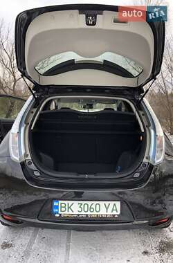 Хетчбек Nissan Leaf 2014 в Дубровиці