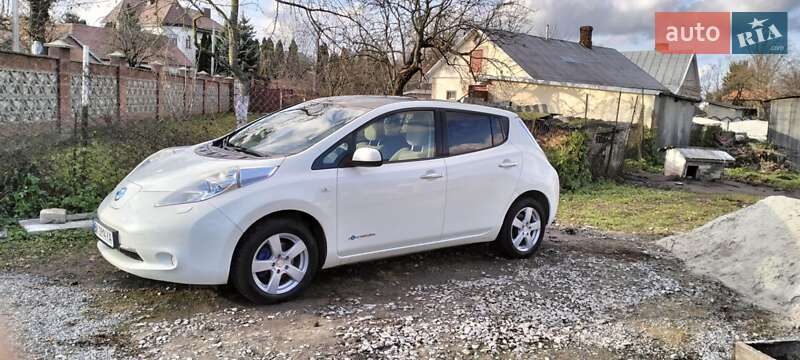 Хэтчбек Nissan Leaf 2011 в Ровно