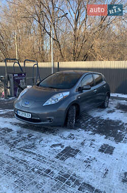 Хетчбек Nissan Leaf 2014 в Дніпрі