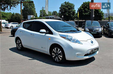 Хэтчбек Nissan Leaf 2015 в Черновцах