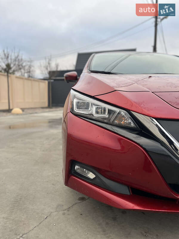 Хэтчбек Nissan Leaf 2017 в Днепре