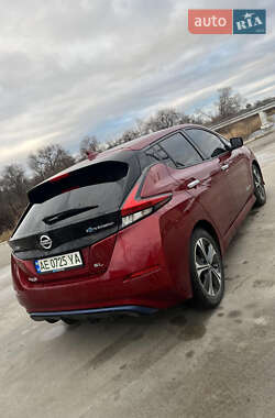 Хэтчбек Nissan Leaf 2017 в 
