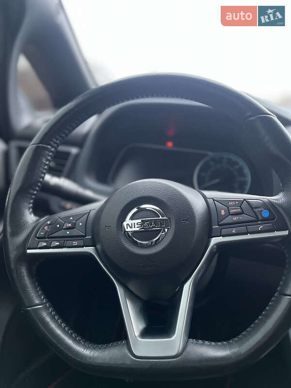 Хэтчбек Nissan Leaf 2017 в Днепре