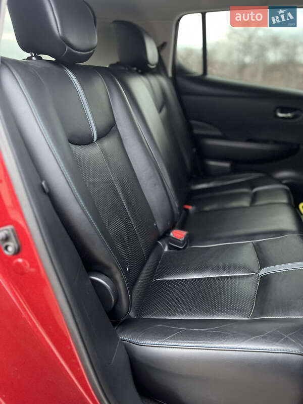 Хэтчбек Nissan Leaf 2017 в Днепре