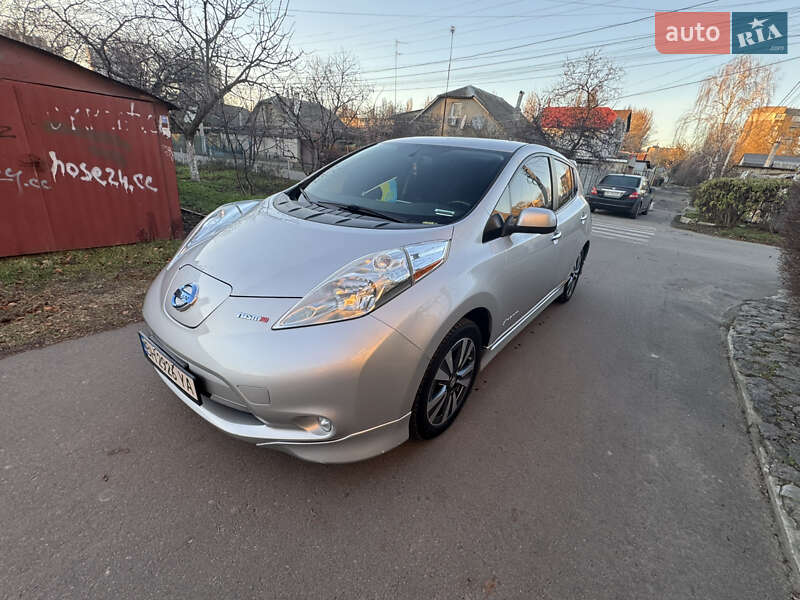 Хетчбек Nissan Leaf 2015 в Одесі