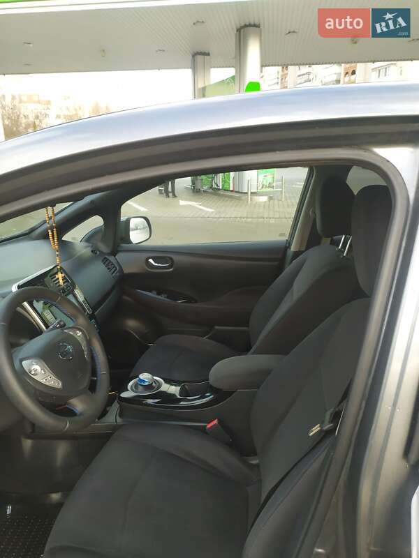 Хетчбек Nissan Leaf 2015 в Житомирі