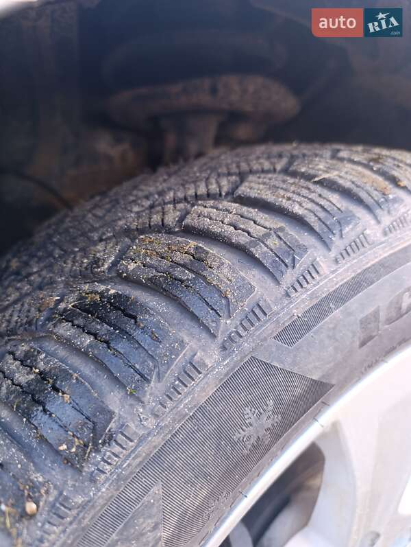 Хетчбек Nissan Leaf 2012 в Східниці