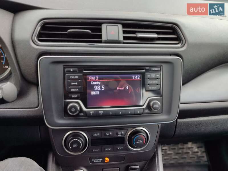 Хетчбек Nissan Leaf 2018 в Білогородці