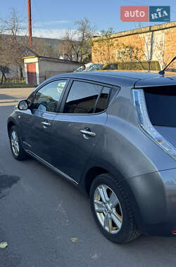 Хэтчбек Nissan Leaf 2013 в Владимире