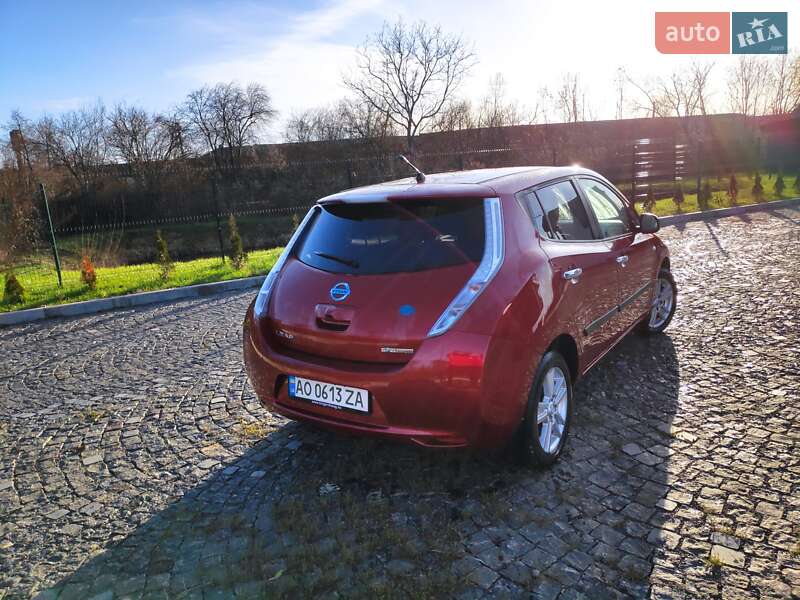 Хэтчбек Nissan Leaf 2012 в Иршаве