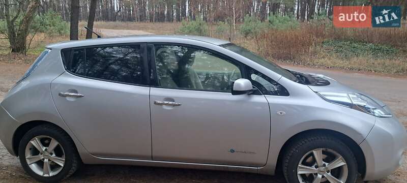 Хэтчбек Nissan Leaf 2012 в Кременчуге фото 3 Хэтчбек Nissan Leaf 2012 в Кременчуге