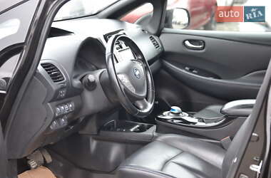 Хэтчбек Nissan Leaf 2015 в 
