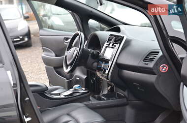 Хэтчбек Nissan Leaf 2015 в 