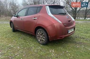 Хэтчбек Nissan Leaf 2015 в Киеве