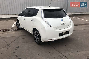 Хэтчбек Nissan Leaf 2016 в 