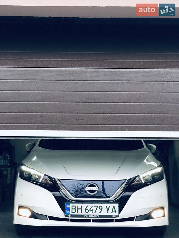 Хетчбек Nissan Leaf 2020 в Одесі