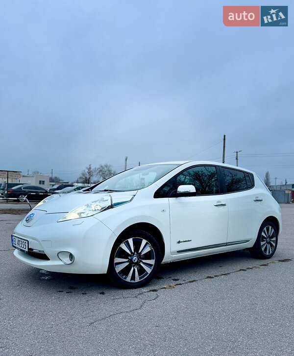 Хетчбек Nissan Leaf 2013 в Кременчуці