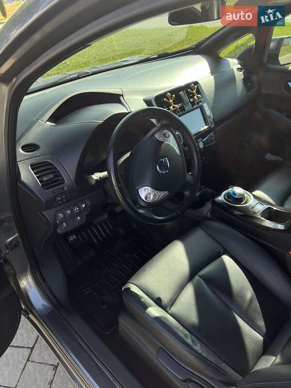 Хэтчбек Nissan Leaf 2014 в Львове
