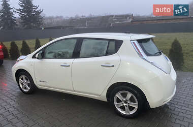 Хэтчбек Nissan Leaf 2012 в Черновцах