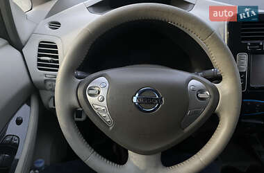 Хэтчбек Nissan Leaf 2012 в Черновцах