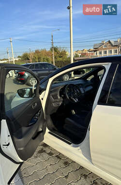 Хэтчбек Nissan Leaf 2020 в 
