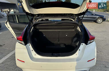 Хэтчбек Nissan Leaf 2020 в 