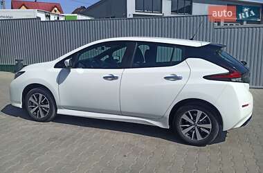 Хэтчбек Nissan Leaf 2018 в Черновцах