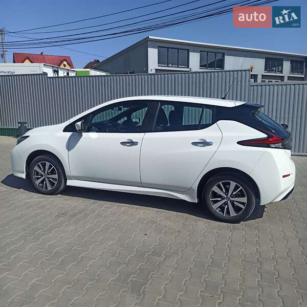 Хэтчбек Nissan Leaf 2018 в Черновцах