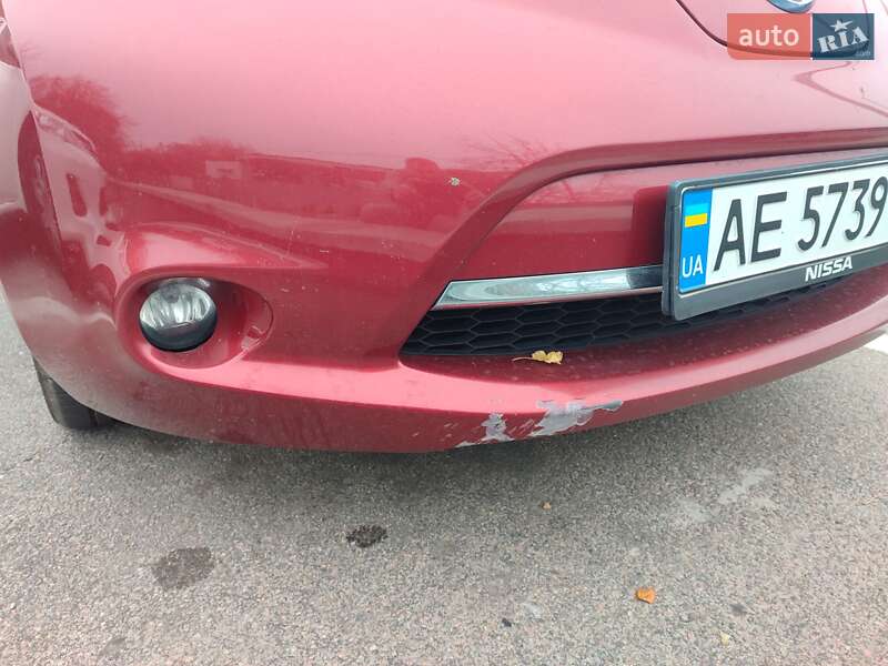 Хетчбек Nissan Leaf 2012 в Дніпрі