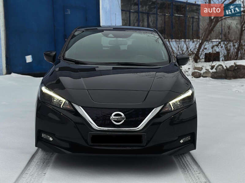 Хэтчбек Nissan Leaf 2018 в Киеве