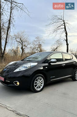 Хетчбек Nissan Leaf 2015 в Дрогобичі