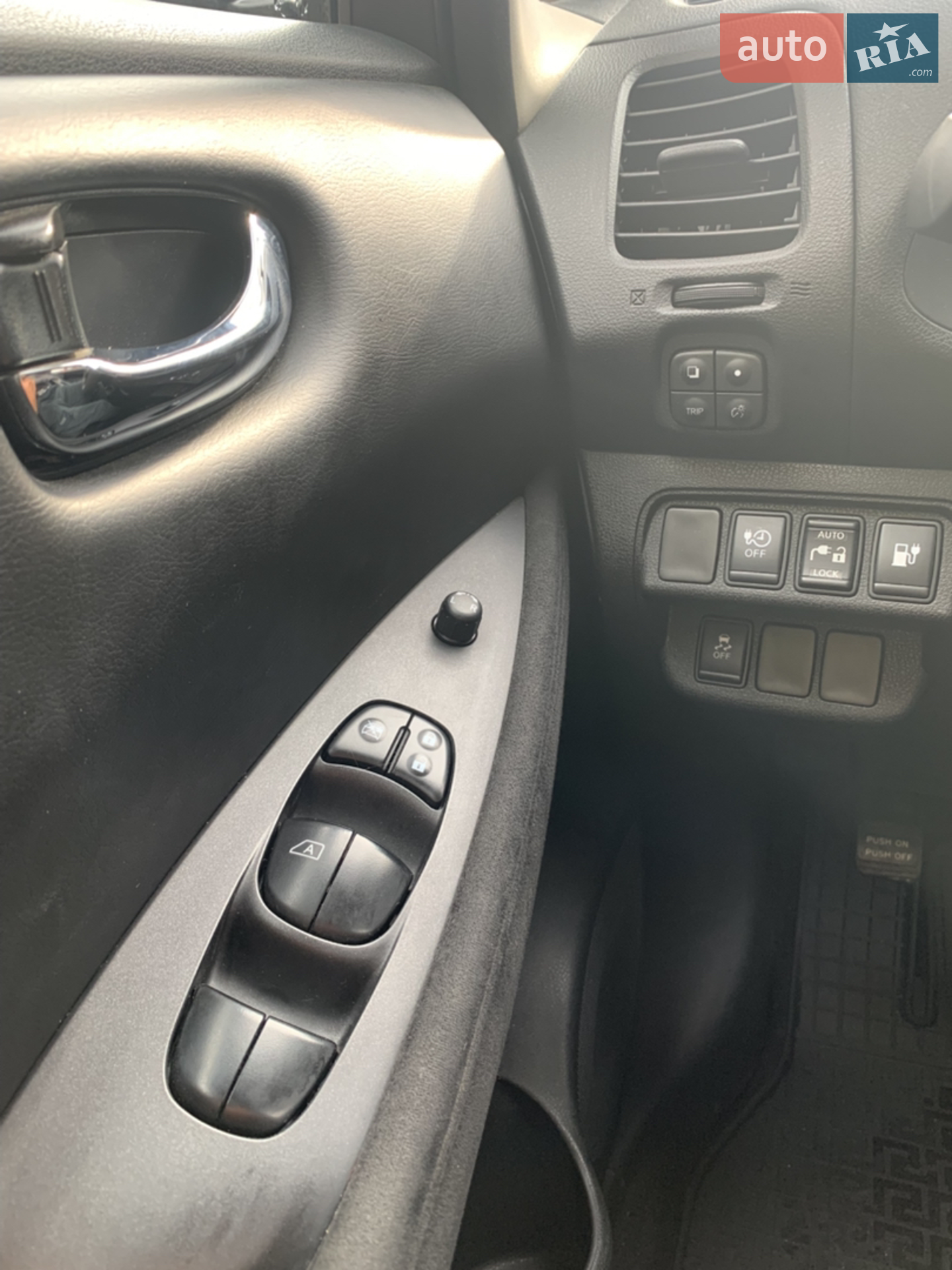 2016 Nissan Leaf - мініатюра 15