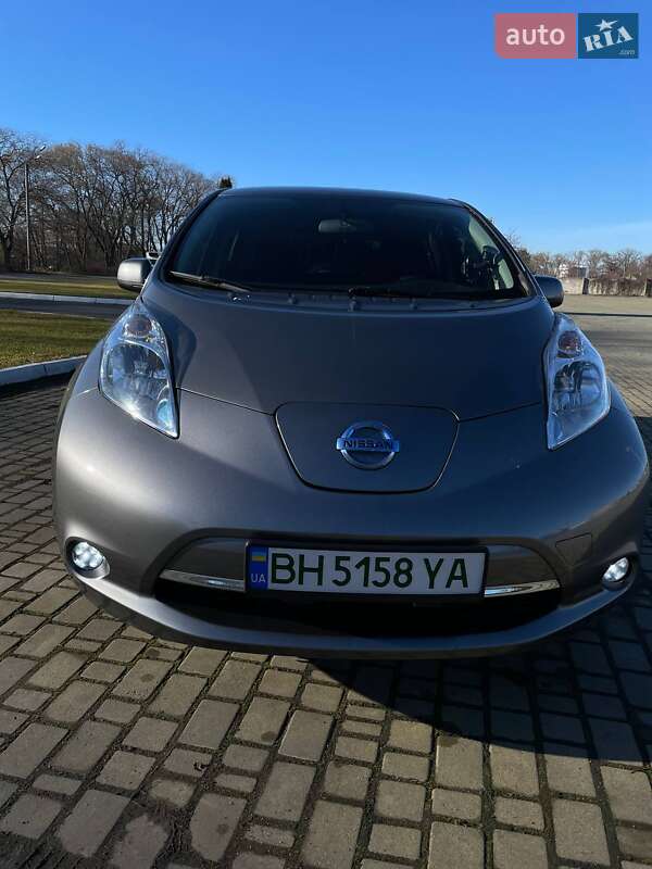 Хэтчбек Nissan Leaf 2015 в Одессе