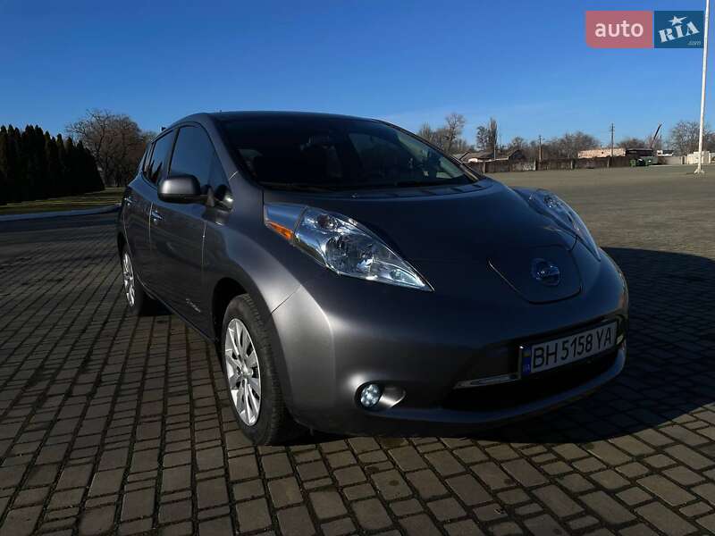 Хэтчбек Nissan Leaf 2015 в Одессе