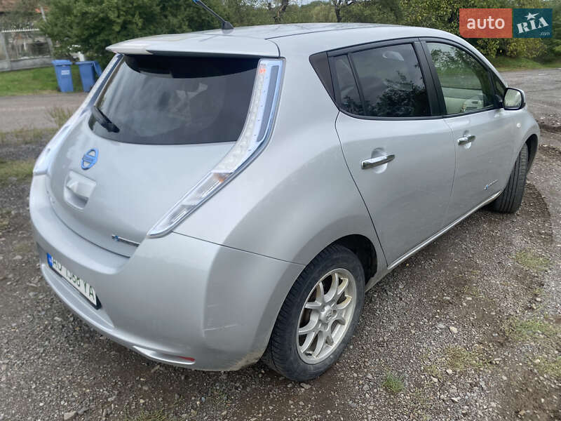 Хетчбек Nissan Leaf 2012 в Ужгороді