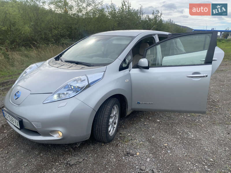 Хетчбек Nissan Leaf 2012 в Ужгороді