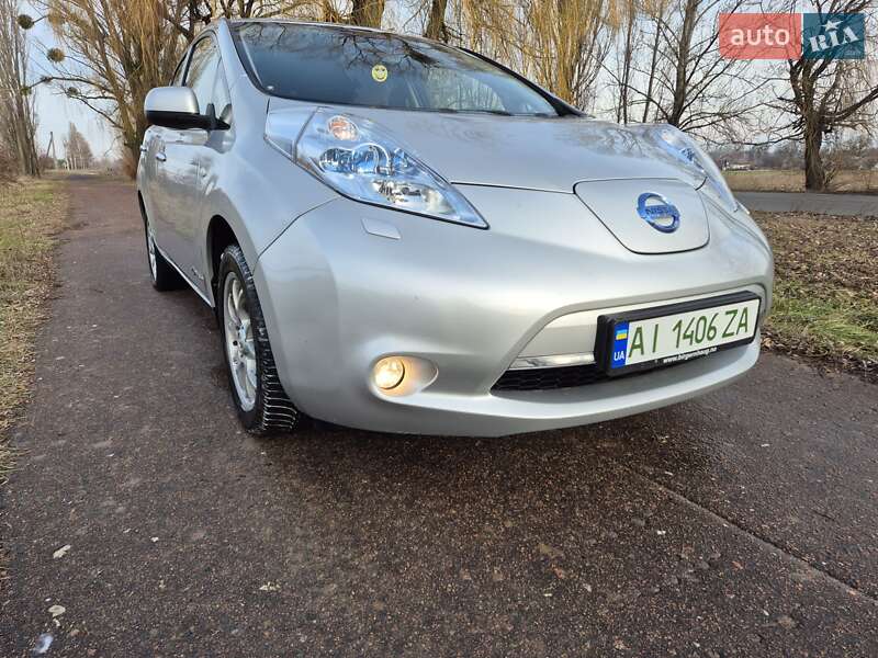 Хэтчбек Nissan Leaf 2012 в Киеве