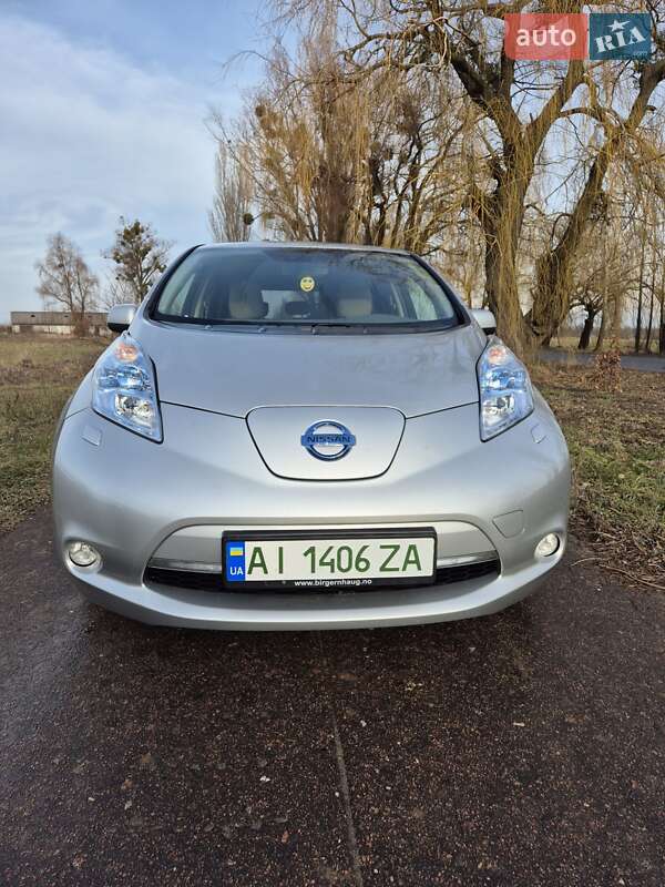 Хэтчбек Nissan Leaf 2012 в Киеве