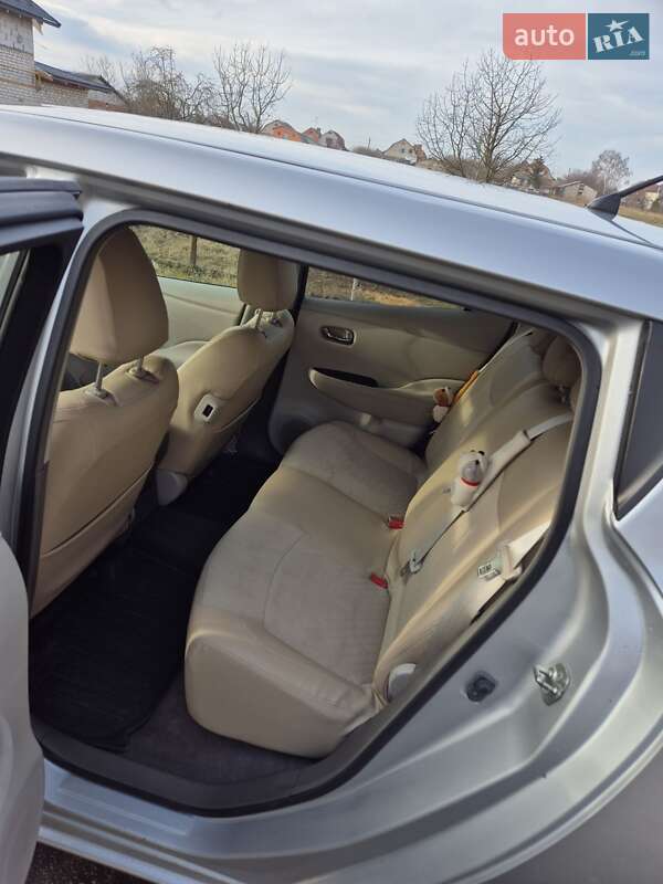 Хэтчбек Nissan Leaf 2012 в Киеве