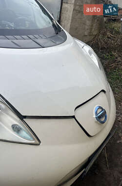 Хетчбек Nissan Leaf 2012 в Бучі