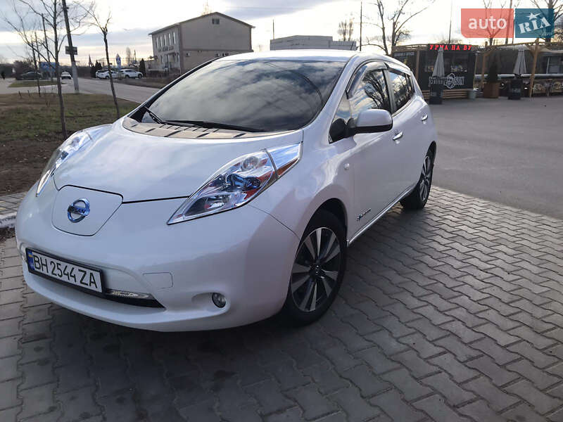 Хетчбек Nissan Leaf 2016 в Білгороді-Дністровському