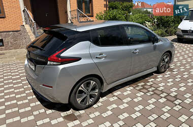 Хэтчбек Nissan Leaf 2018 в 