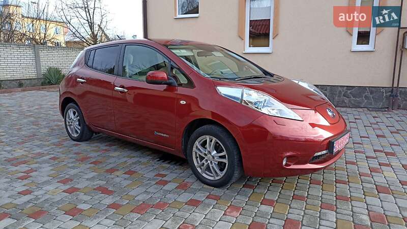 Хетчбек Nissan Leaf 2012 в Івано-Франківську