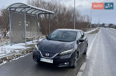 Хэтчбек Nissan Leaf 2018 в 