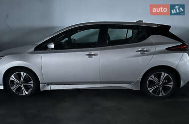 Хэтчбек Nissan Leaf 2020 в Киеве