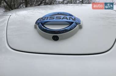 Хэтчбек Nissan Leaf 2015 в Чернигове